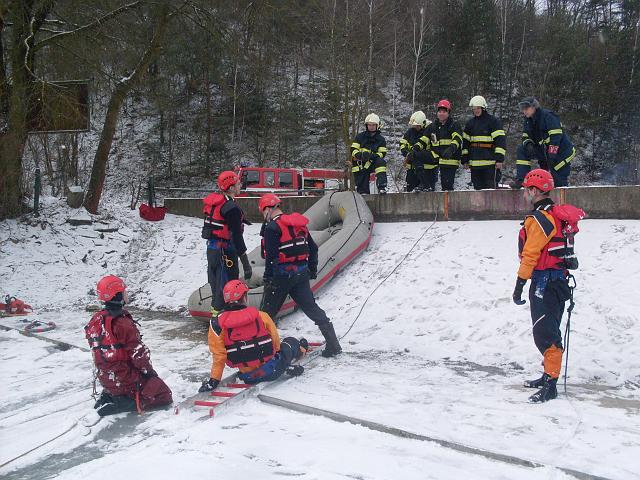 foto 021.jpg - Vcvik na zamrzl hladin vodn ndre Suchomasty